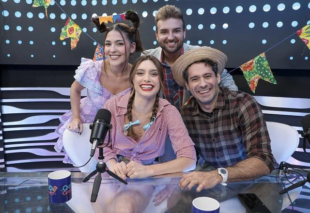 João Baldasserini, Juliana Schalch, Ana Zimerman e Nicholas Torres no Queijo com Goiabada