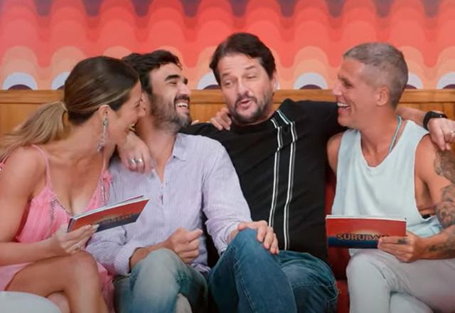 Giovanna Ewbank, Caio Blat, Marcelo Serrado e Bruno Gagliasso juntos durante programa.