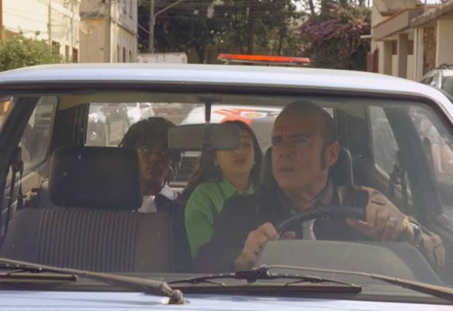 Fausto, Julieta e Romeu no carro