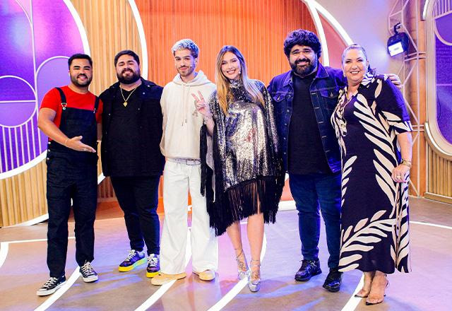 Lucas Guedez,  César Menotti e Fabiano, João Guilherme, Virginia e Margareth Serrão posam juntao para foto.