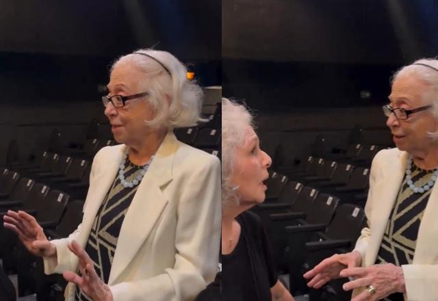 Montagem com fotos de Fernanda Montenegro, bem idosa e com roupa branca, conversando com a atriz Irene Ravache, dentro de um teatro