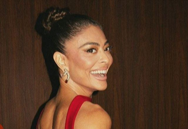 Juliana Paes posa para foto