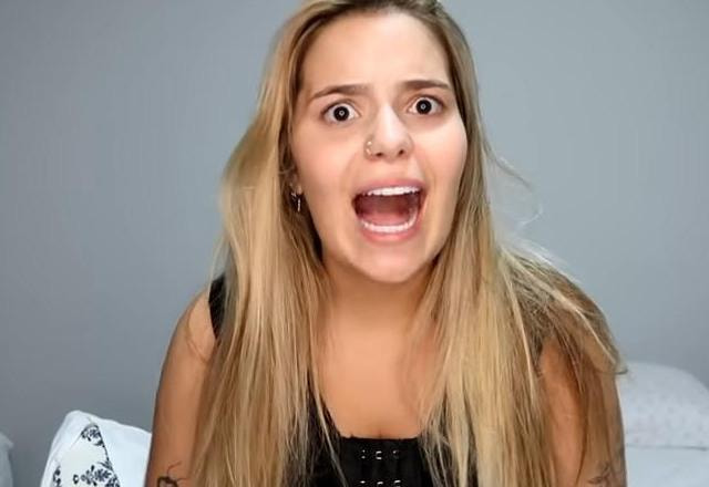 Foto de Viih Tube com expressão de raiva, brava