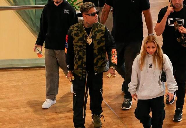 MC Cabelinho e Flavia Saraiva juntos em shopping do Rio de Janeiro.