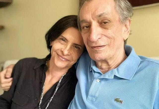 Antonio Cícero e Marina Lima abraçados