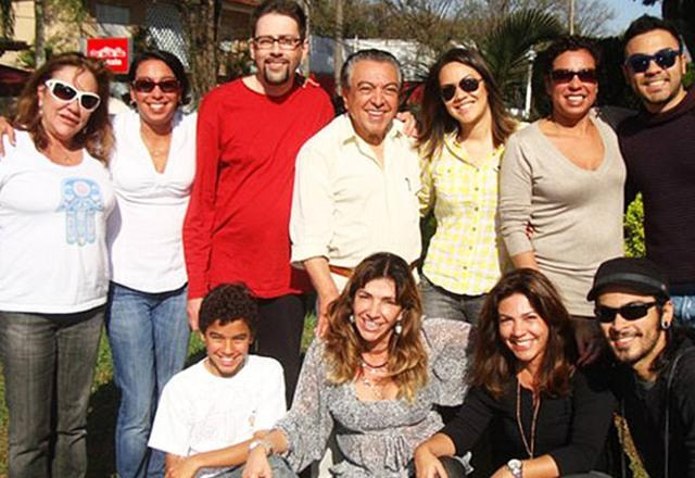 Foto de Mauricio de Souza com seus filhos