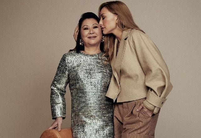 Sabrina sato e mãe
