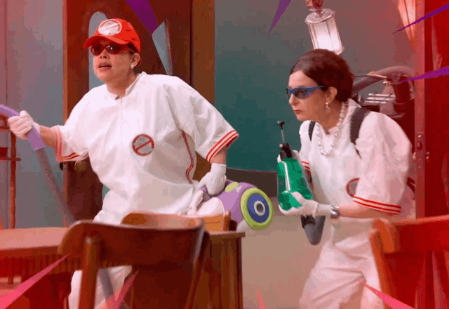 Elisa e Norma caçando assombrações