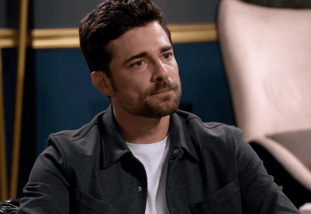Gabriel conversando com Norma