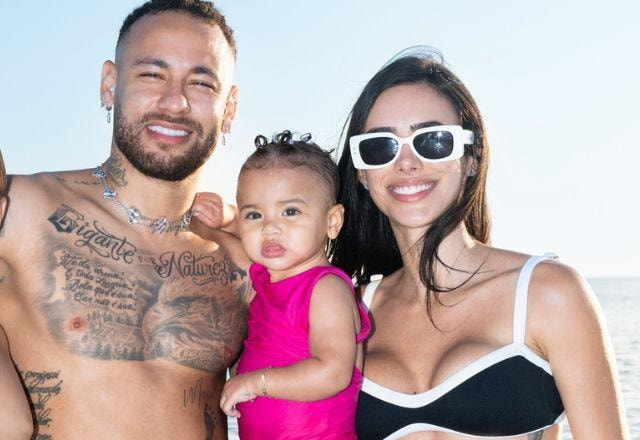 Neymar Jr, Bruna Biancardi e Mavie em foto