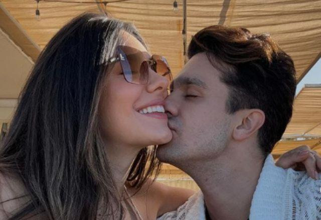 Luan Santana e Jade Magalhães oficializam união em cerimônia intimista