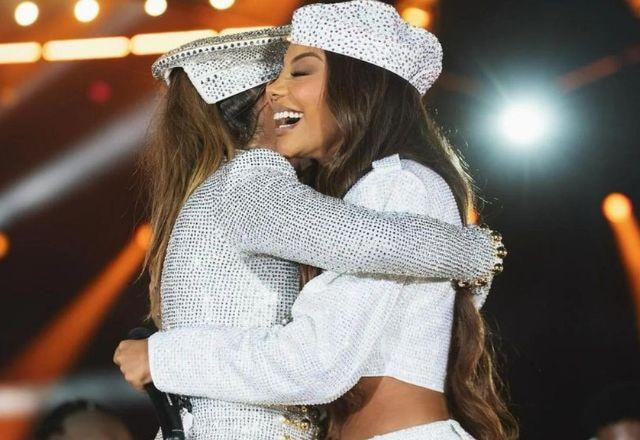 Ivete Sangalo e Ludmilla abraçadas