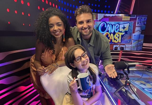 Laura Castro, Nicholas Torres e Manu Bistene no CaveCast.