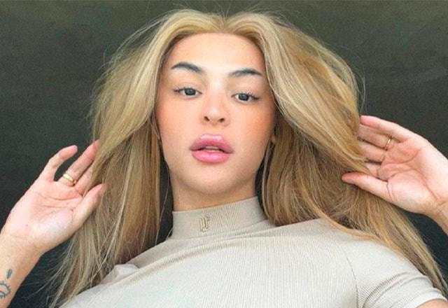 Pabllo Vittar posa pra foto.
