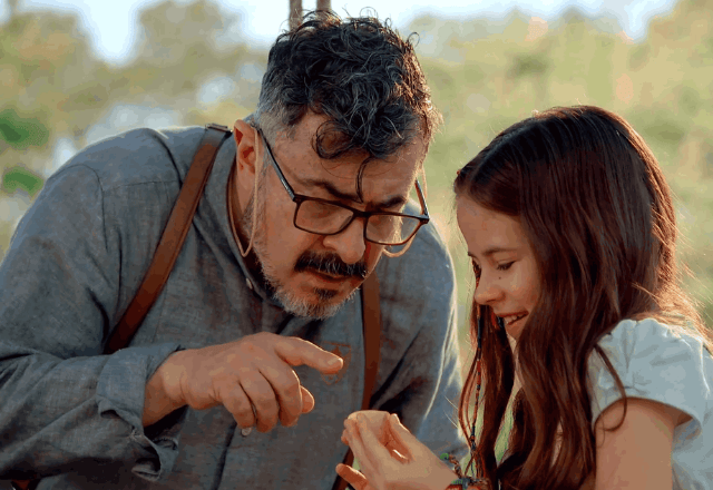 Anna e Tonico com o tesouro em mãos