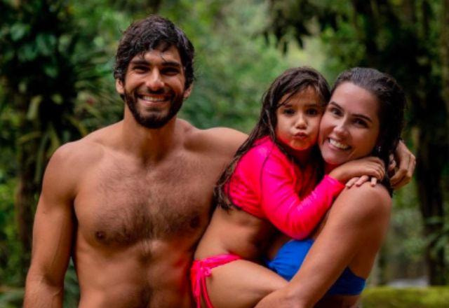 Deborah Secco, Hugo Moura e filha