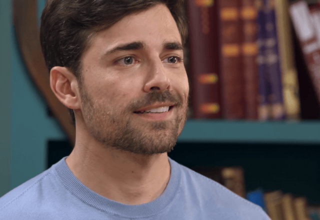 Gabriel pedindo Pilar em namoro