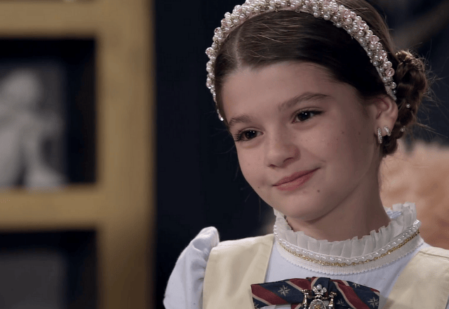 Lavínia exigindo a pedra de Anna