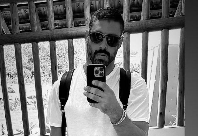Cauã Reymond aproveita pausa das gravações e curte dias de descanso na Bahia