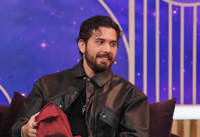 Gustavo Mioto durante o Sabadou com Virginia.