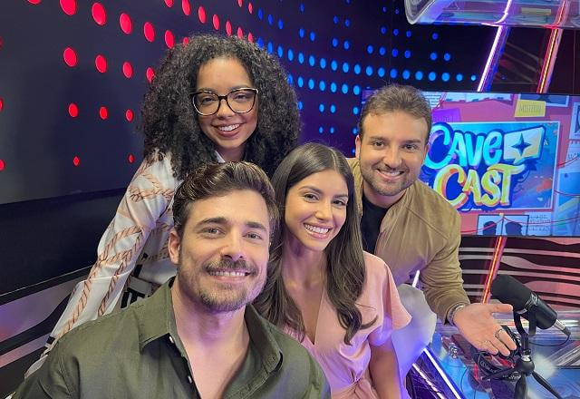 Laura Castro, Nicholas Torre,  Isa Souza e Miguel Coelho no CaveCast.