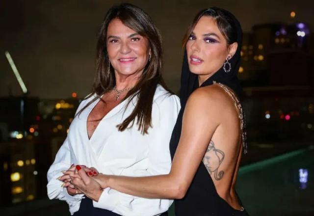 ísis valverde e mãe