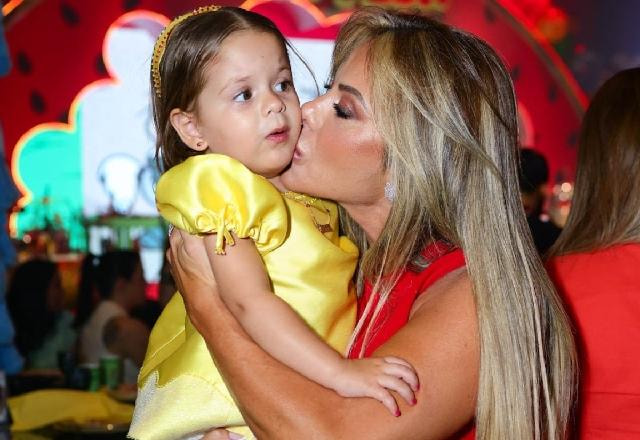 Poliana Rocha e Maria Flor