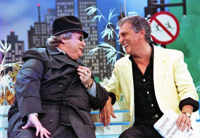 Jô Soares e Carlos Alberto, no banco da Praça