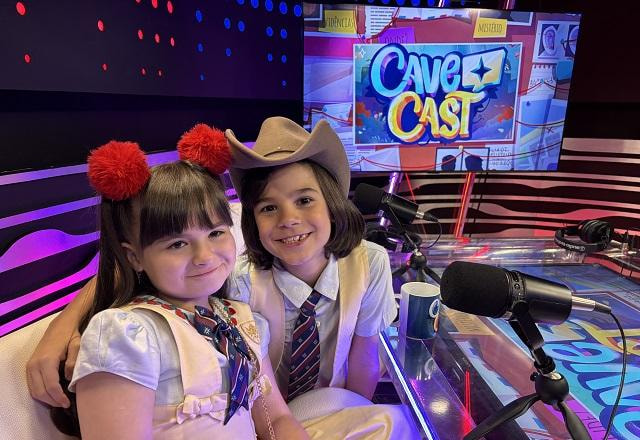 Juju Teófilo, Bernardo Prado, Nicholas Torres e Laura Castro no CaveCast