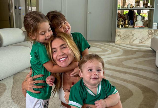Virginia com os filhos