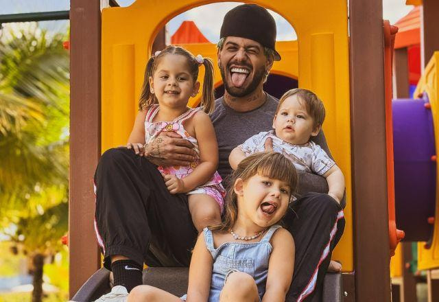Zé felipe e filhos em foto