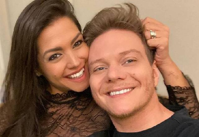 SBT TV | Michel Teló canta música escrita para esposa e se declara: \"É a nossa história\"