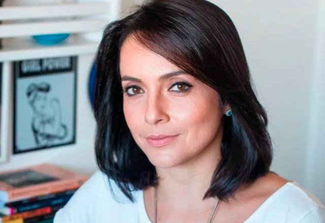 A apresentadora Izabella Camargo
