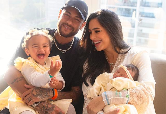Bruna Biancardi, neymar e as duas filhas do casal