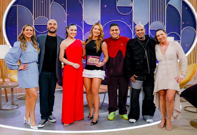 Beca Milano, Lucas Guedez, Nadja Haddad, Virginia, Gaab, Rodriguinho e Margareth Serrão posam juntos para foto.