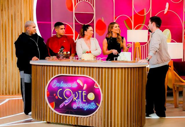 Rodriguinho, Gaab, Margareth Serrão, Virginia e João Silva no palco do Sabadou.