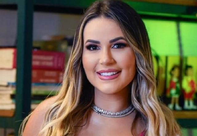 Deolane Bezerra