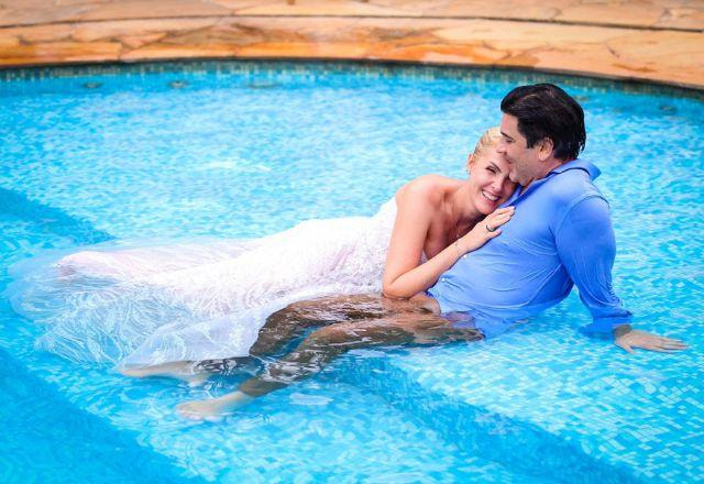 Ana Hickmann e Edu Guedes celebram dois anos do primeiro beijo com declarações de amor