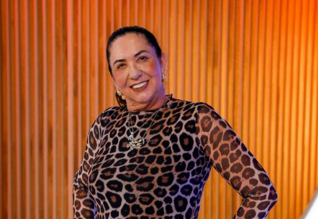 Margareth Serrão no palco do Sabadou com Virginia