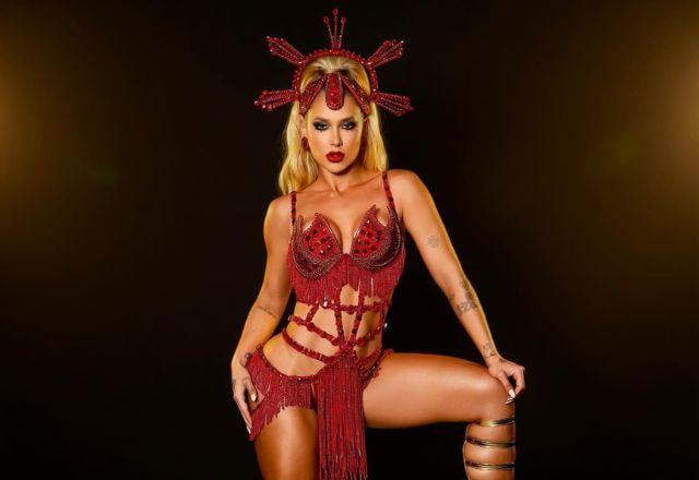 Virginia Fonseca é ovacionada em ensaio de rua da Grande Rio e retribui carinho do público