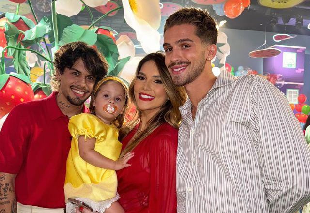 Zé Felipe, Maria Flor, Virginia e Zé Felipe em foto