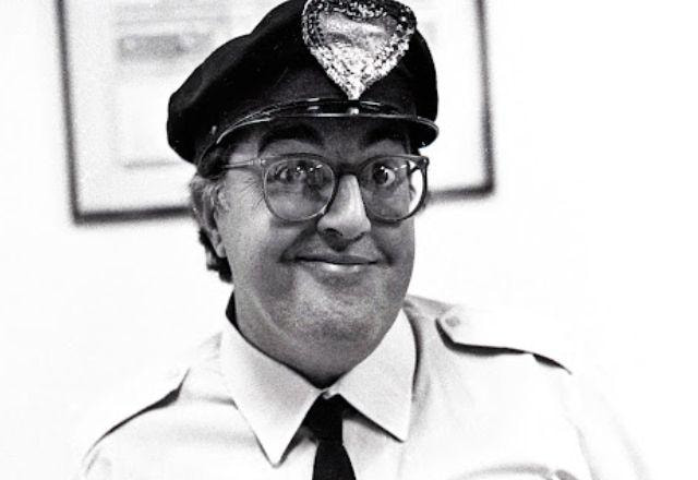 Roberto Marquis como Guarda Juju