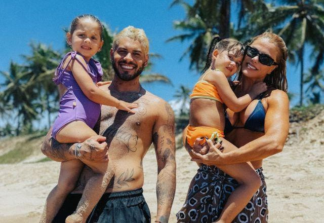 Zé Felipe, Poliana Rocha, Maria Flor e Maria Alice em foto