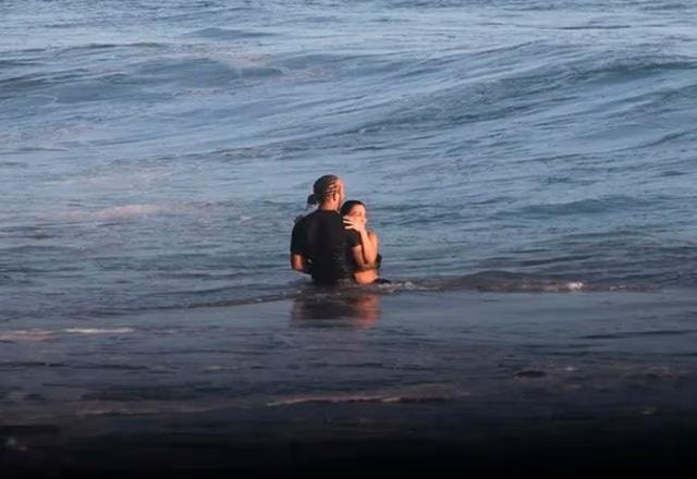 Kim Kardashian e Lewis Hamilton flagrados juntos.