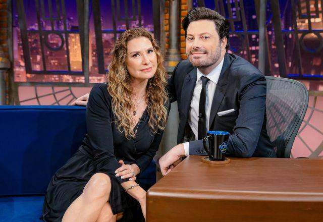 Lavínia Vlasak e Danilo Gentili no The Noite