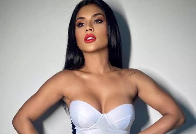 Esse ano é o último em que Paolla Oliveira desfila como Rainha de Bateria da Grande Rio