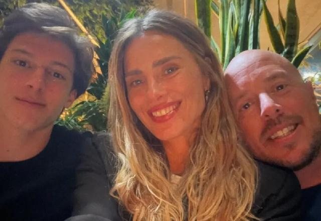 Atriz apareceu ao lado do irmão e do filho durante viagem a Portugal e reuniu momentos especiais