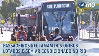 Passageiros reclamam dos ônibus lotados e sem ar condicionado no Rio Passageiros reclamam dos ônibus lotados e sem ar condicionado no Rio