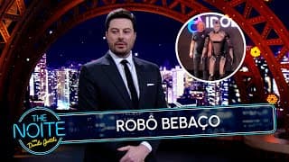 Robô russo cai igual bêbado durante apresentação | The Noite (01/12/25) Robô russo cai igual bêbado durante apresentação | The Noite (01/12/25)