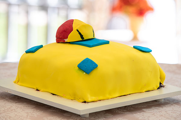 Bolo Festa Infantil bola quadrada do Yuri